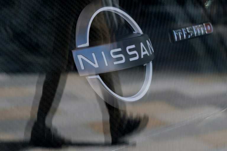  China lockdown, chip shortage hit Nissan profits