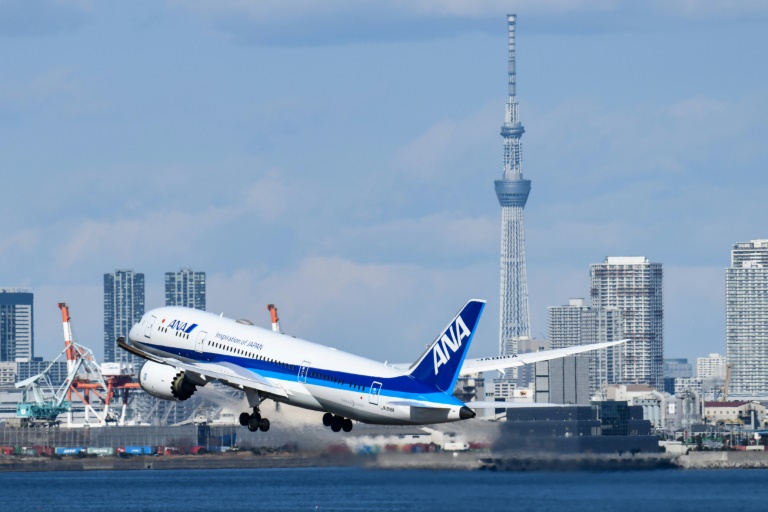  Japan’s top airline ANA reports first net profit in 10 quarters