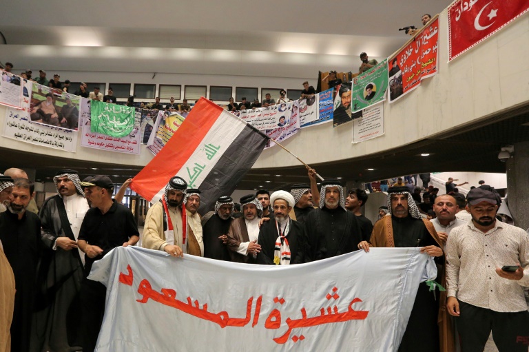  Sadr demands parliament to dissolve and calls for new elections