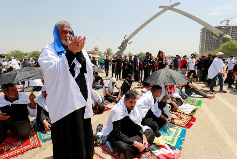  Thousands attend Baghdad’s Green Zone Friday prayers by Sadr