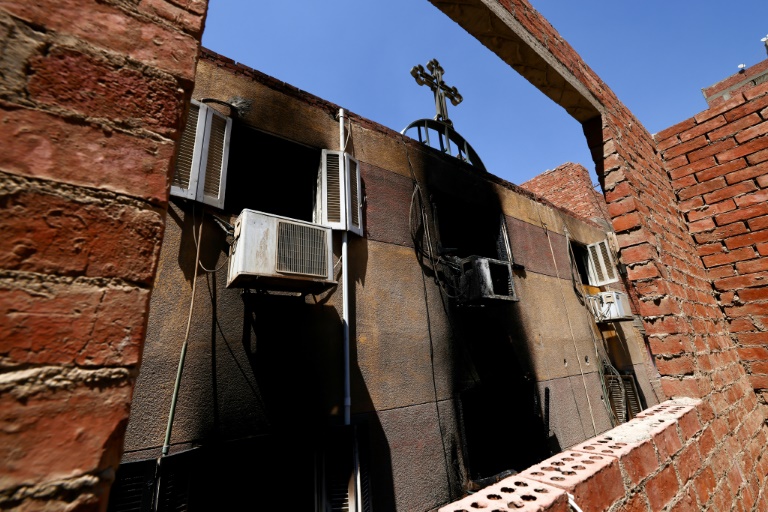  Anger flares at slow response to deadly Cairo church fire