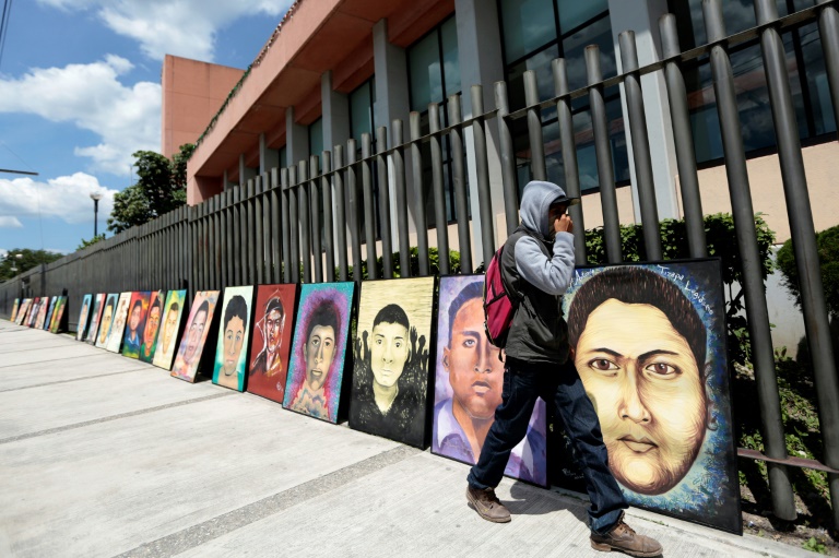  Mexico president urges justice in disappearance of 43 students