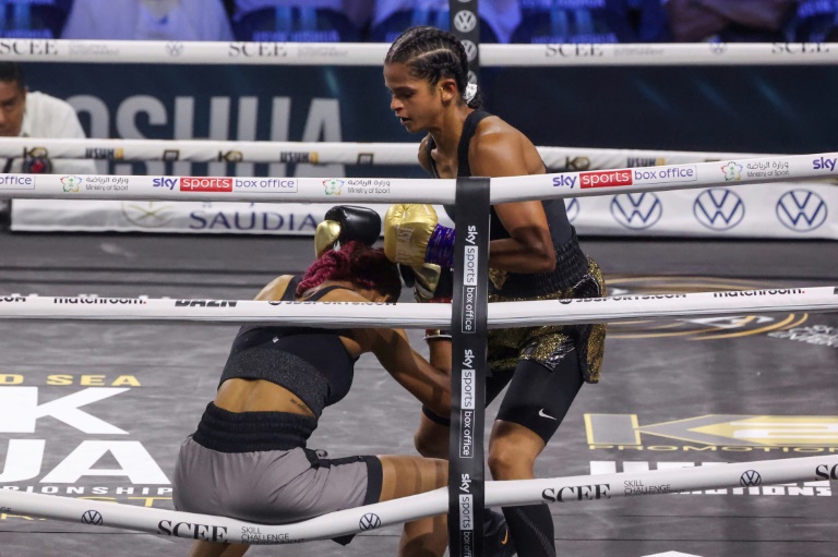  Britain’s Ali wins first Saudi women’s boxing match in seconds