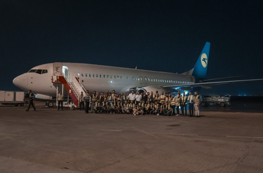  Fly Baghdad receives new Boeing 737-800