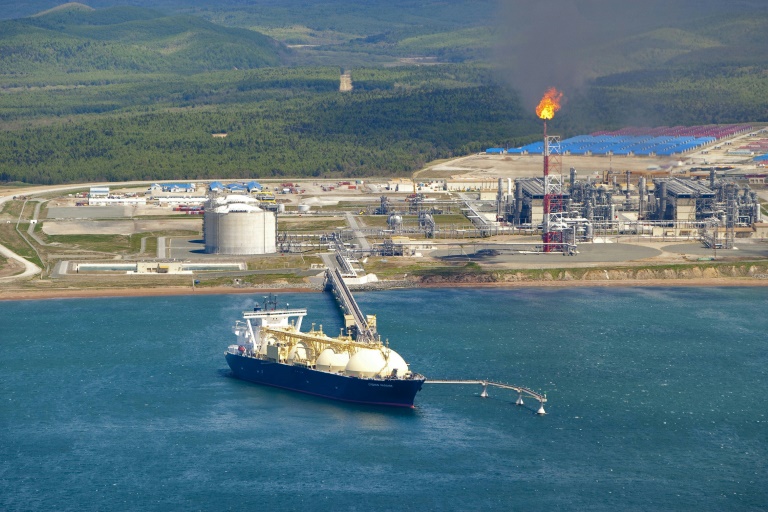  Moscow approves Japan stakes in Sakhalin energy project