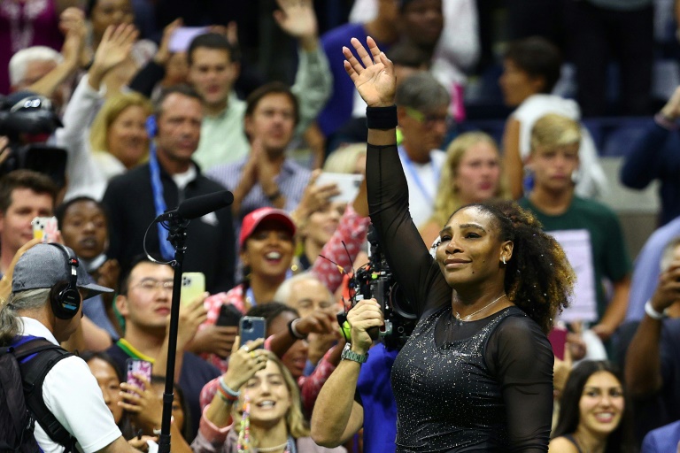  Serena bows out with US Open defeat