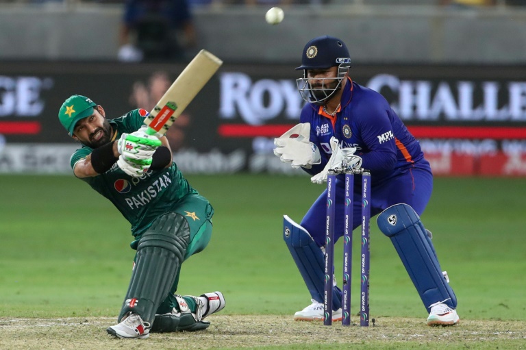  Rizwan, Nawaz help Pakistan edge India in Asia Cup thriller