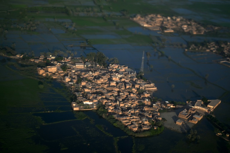  Climate change likely worsened Pakistan floods: study