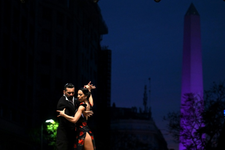  Argentine dancers crowned world champions of tango