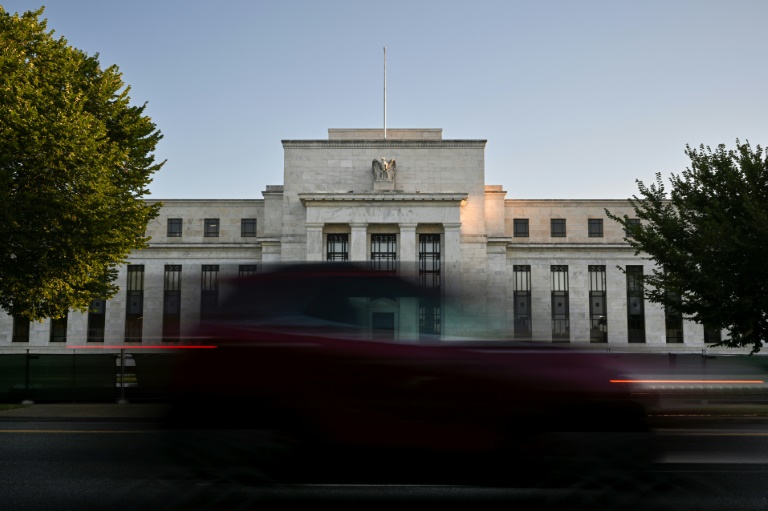  Rate hikes: a double-edged sword for central banks