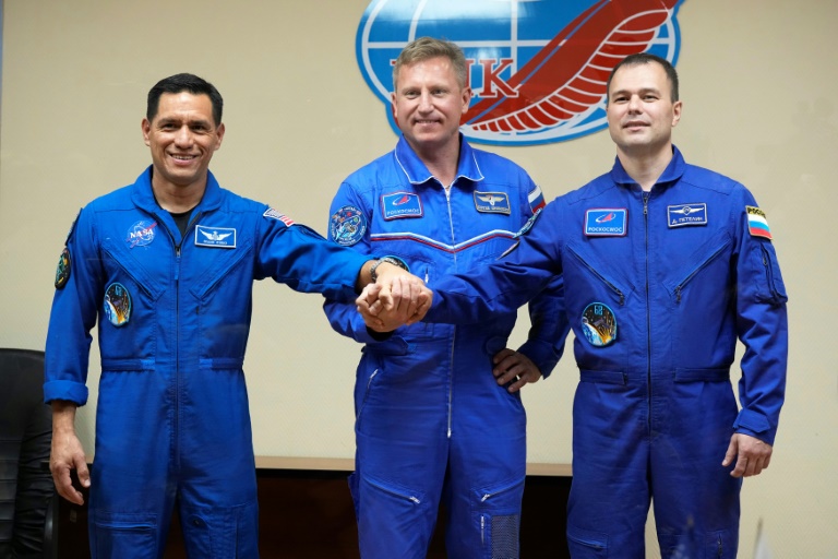  American, Russians to blast off for ISS as war rages in Ukraine