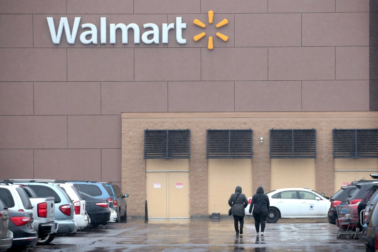  Walmart hiring fewer US holiday staff this year