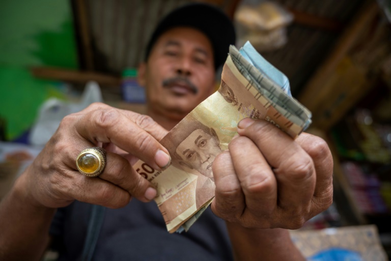  Indonesia hikes rates for second straight month to stem inflation