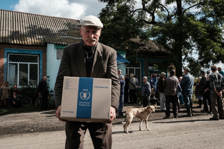  War leaves Ukraine farming village queueing for food