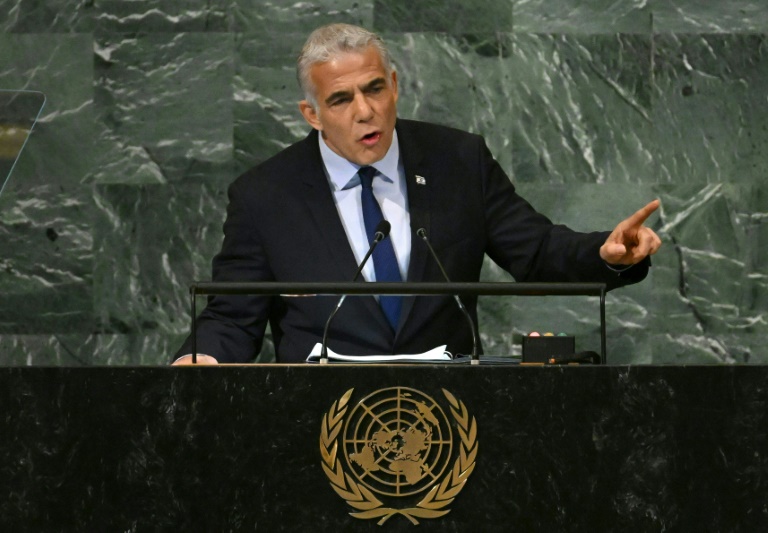 Lapid under fire over backing Palestinian statehood at UN