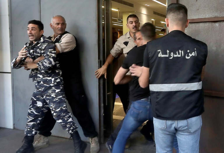  Anger as Lebanese banks reopen