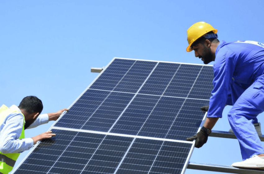  Iraqi trainees install solar panels in Nineveh, Iraq