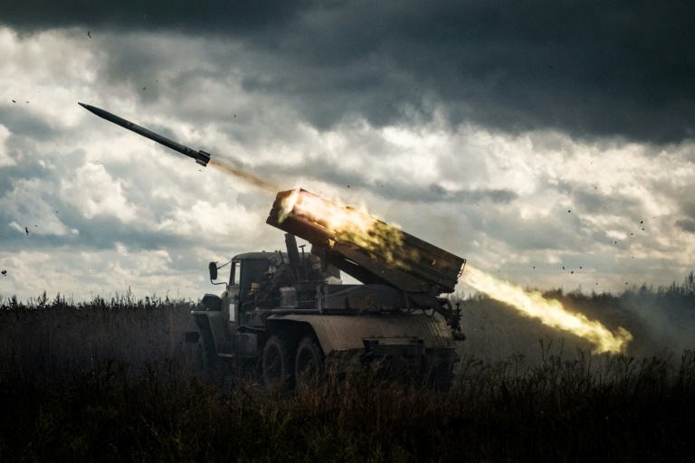  Ukraine rocket artillery crews chase Russian retreat