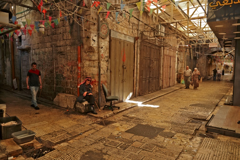  Palestinians strike over Israeli manhunt in Jerusalem camp