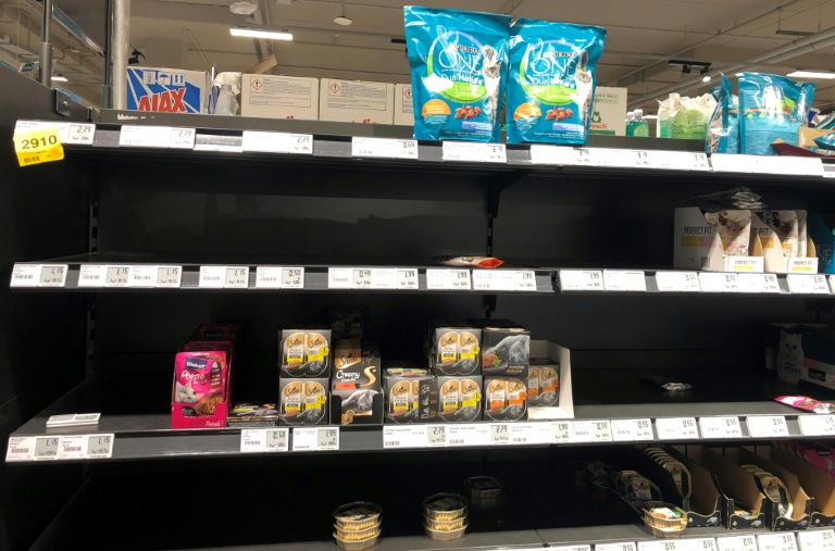  Empty shelves as German supermarkets resist price hikes