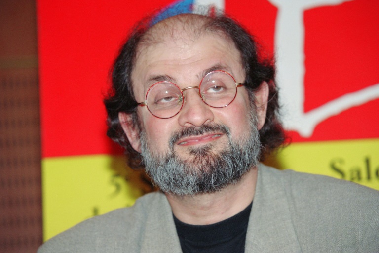  Rushdie lost sight in eye, use of hand in attack: agent