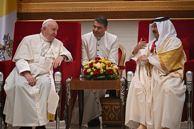  Pope to meet religious authority on Bahrain ‘dialogue’ trip
