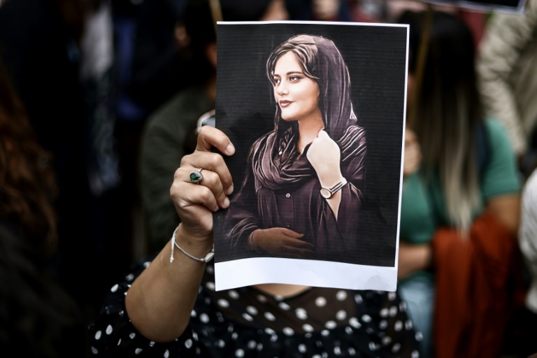  Iranians stage new protest actions despite widening crackdown