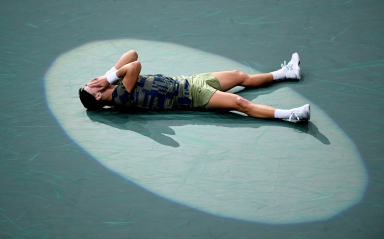  Teenager Rune upsets Djokovic to win Paris Masters