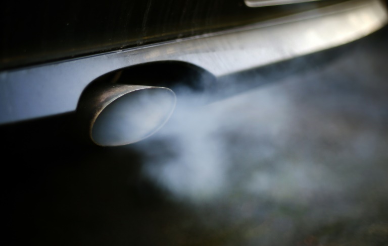  Brussels under pressure to tighten car pollution rules