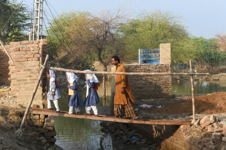  Floods sweep future from Pakistan schoolchildren