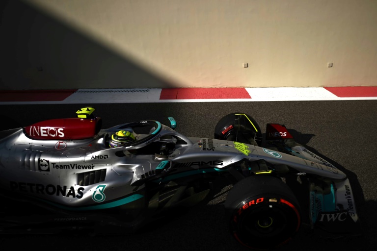  Hamilton heads Russell as Mercedes duo top opening practice