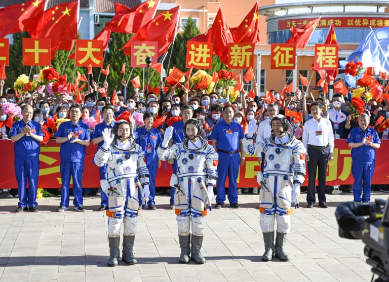  China astronauts return from Tiangong space station
