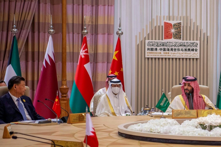  With eye on Washington, Saudi courts closer China ties