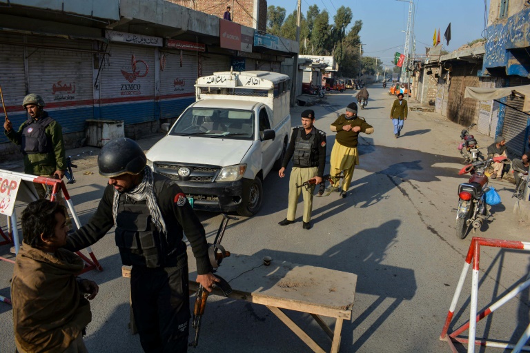  Jailed Pakistan Taliban take hostages after seizing police station