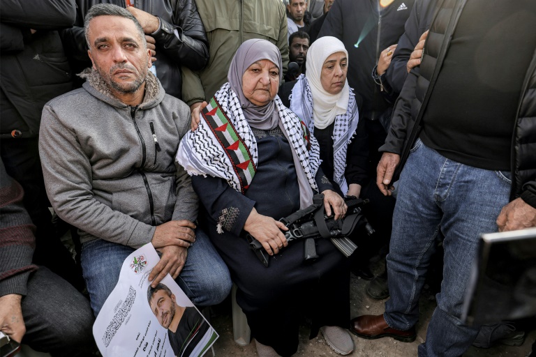  Palestinians protest death of prisoner in Israel