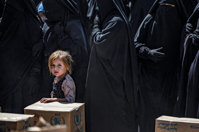  France repatriates 15 women, 32 children from Syrian jihadist camps