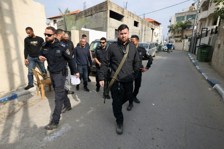  Israeli police shoot dead Arab-Israeli after attack