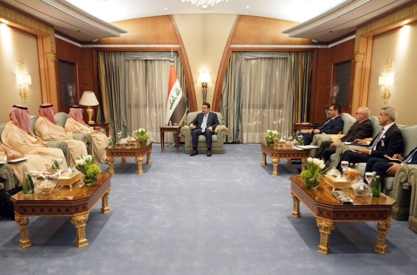  Iraqi PM arrives in Saudi Arabia to participate in Arab-Chinese summit
