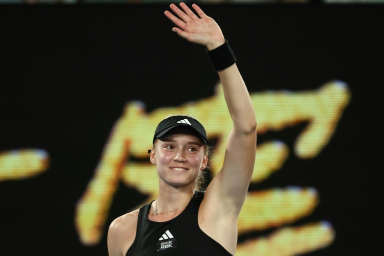  Wimbledon champion Rybakina races into Australian Open semi-final