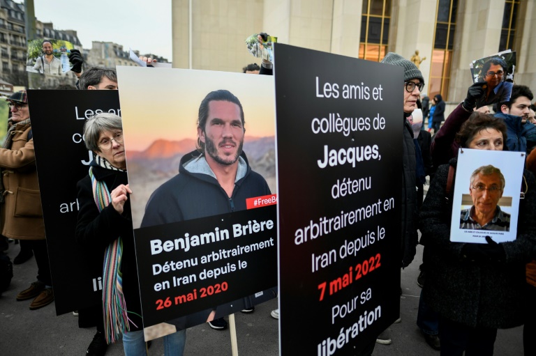  Families rally for French held in Iran