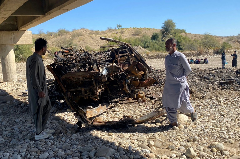  At least 51 killed in twin Pakistan transport tragedies