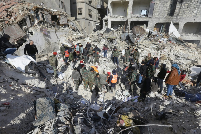  Syria’s quake-hit Aleppo buries its dead, prays for survivors