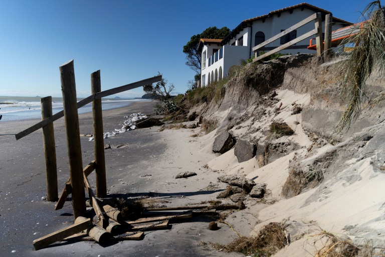  New Zealand seeks international help as cyclone cripples North Island