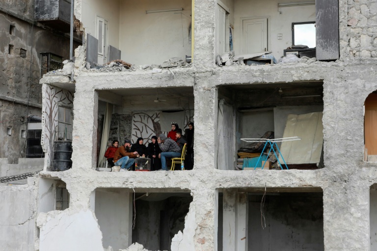  Hot meals, kids’ theatre: volunteers help Syria quake survivors