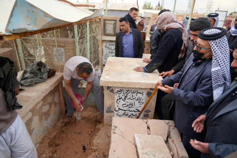  Iraq’s Wadi-al-Salam cemetery echoes 14 centuries of life and death