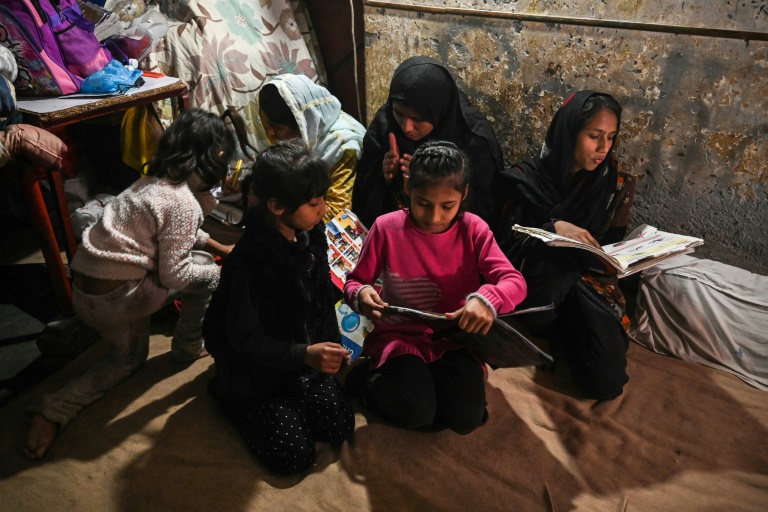  Crumbling Pakistan economy puts children’s futures on hold