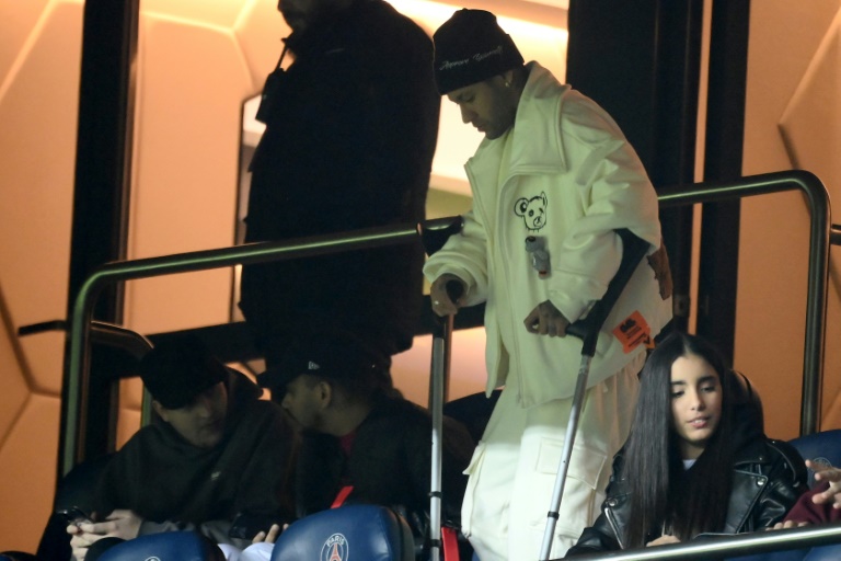  PSG’s Neymar will ‘come back stronger’ from ankle surgery