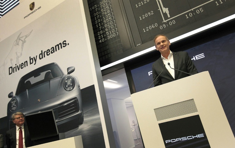  Porsche backs synthetic option in EU fossil fuels row