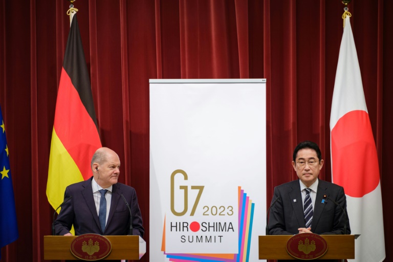  Japan, Germany pledge closer ties as Scholz visits Tokyo