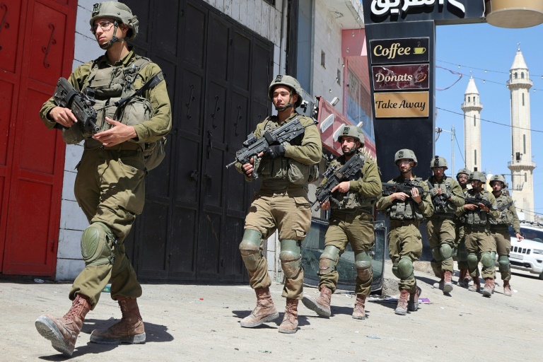  Israeli injured in West Bank shooting as talks seek ‘calm’